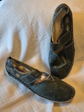 Propet Women's 11WW Dark Teal Open Eyelet Shoe